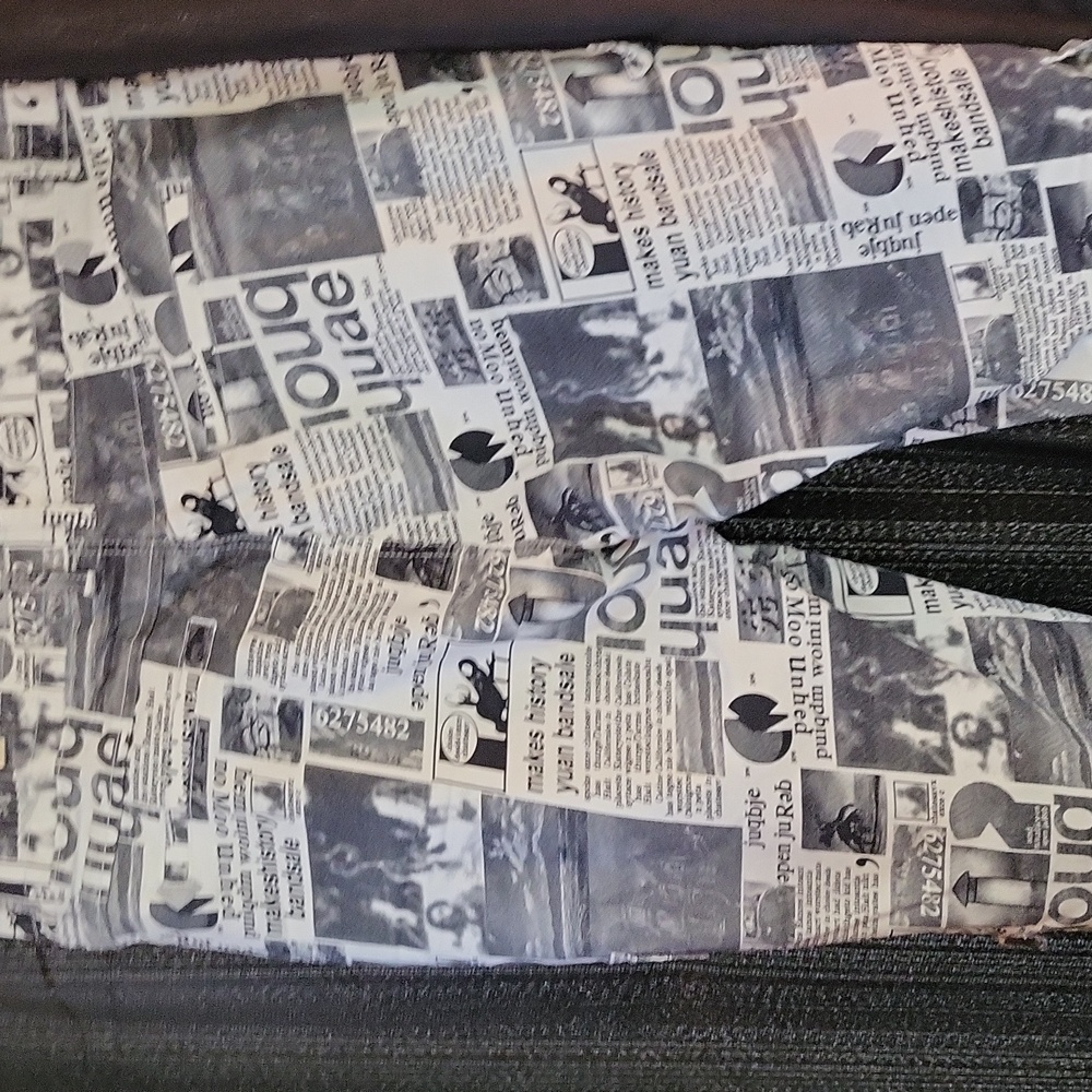 VIP, NEWSPAPER PRINT PANTS, SIZE 23/24 - Picture 4 of 6